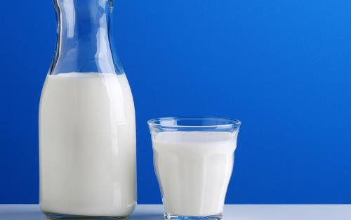 牛奶各式各样 选择何种才好-很美的