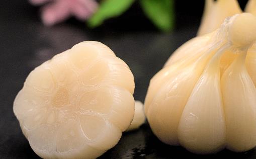 空腹可以吃糖蒜吗 糖蒜每天吃多少为宜-很美的