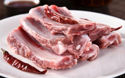 胡萝卜排骨汤让你肌肤更水灵 胡萝卜排骨汤的做法-很美的