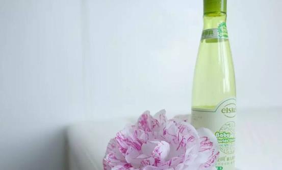 花露水使用常有的四误区 花露水的药理功效-很美的