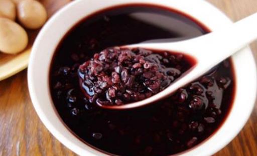 黑米粥有哪些功效与作用?黑米粥养胃吗?怎么做养肾-很美的