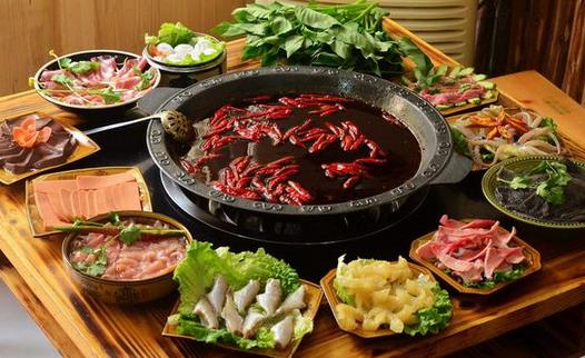 各国火锅有什么不同的特点-很美的