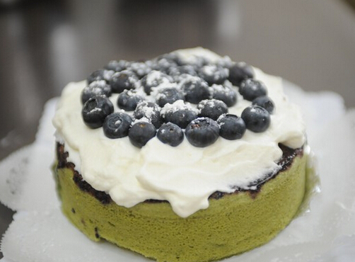 酸奶蛋糕的做法-酸奶蛋糕的营养价值-很美的