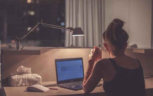 熬夜损害身体 熬夜补救从内外两个方面做起-很美的