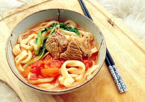 手擀面的营养价值-手擀面的做法-很美的