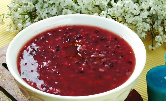 缺铁性贫血食补 推荐十大食谱换着吃保你不再贫血-很美的