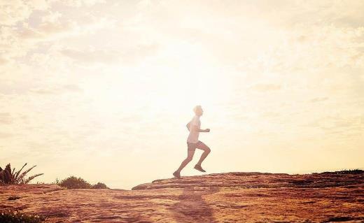 坚持锻炼健身 关于健身的8条错误观念-很美的