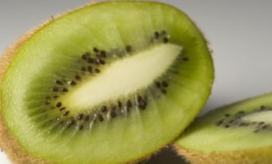 猕猴桃被誉为水果之王 关于吃猕猴桃的禁忌-很美的