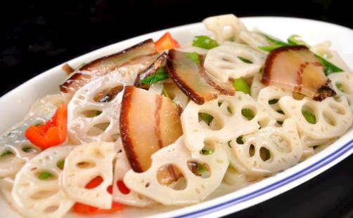 七孔莲藕和九孔莲藕谁营养高 告诉你煮汤最好是用谁-很美的