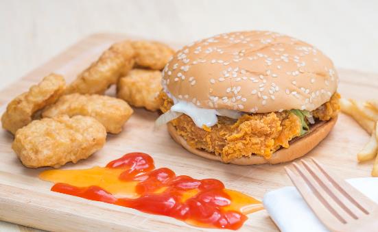 远离垃圾食品活到103岁 可以替代垃圾食品的食物分享-很美的