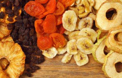 水果干美味但要适可而止 这些伪水果干一定要小心-很美的