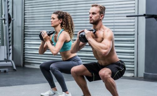 每天100个深蹲一年后啥改变 日常深蹲需要注意的事项-很美的