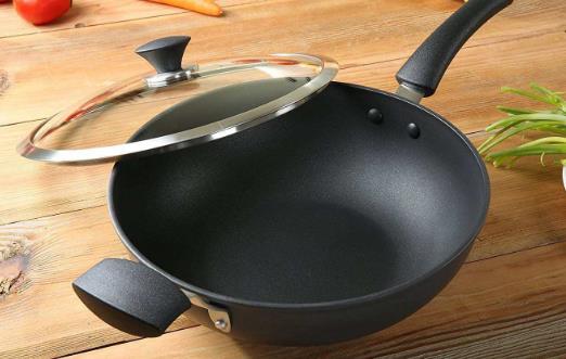 炒锅使用方法及选购须知 不锈钢锅不宜长时间盛盐-很美的