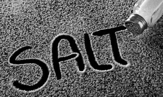 低盐饮食是不是健康饮食习惯 炒菜时可适量放盐但不要过度-很美的