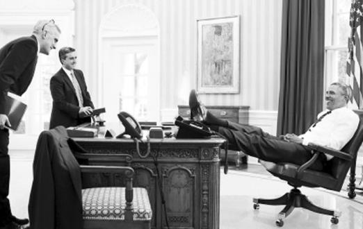 看似简单的跷二郎腿 和身体舒服感心理习惯都有关系-很美的