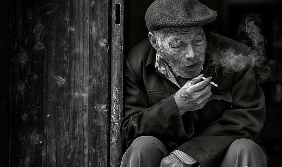 空巢老人必备的8种物品 空巢老人易出现的心理疾病-很美的