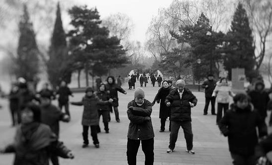 老人晨练七大注意事项 天天锻炼不科学-很美的