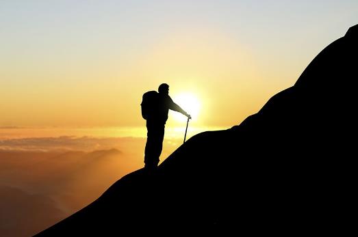 骨科专家称:爬楼爬山是最笨的运动 膝盖磨损严重-很美的
