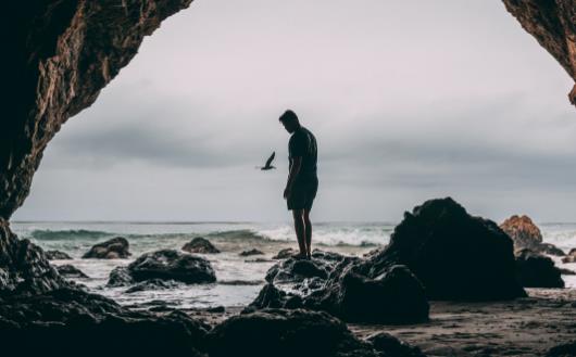 社交恐惧症患者的三不特征 社交恐惧症的典型表现-很美的