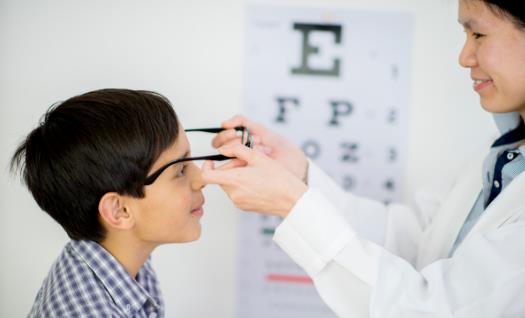 预防儿童近视警惕糖分的过多摄取 多以清淡食物为主-很美的