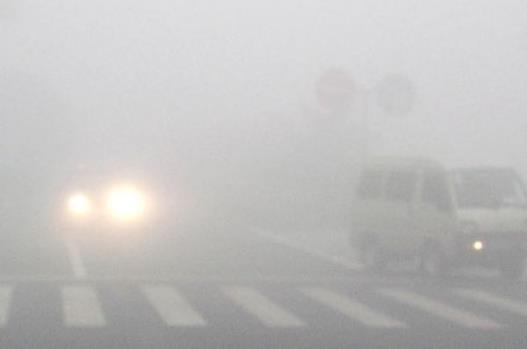 雾霾天气行车安全常识 重污染天气安全出行注意事项-很美的