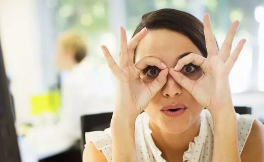 白领用眼护眼小常识 4招缓解眼睛疲劳-很美的