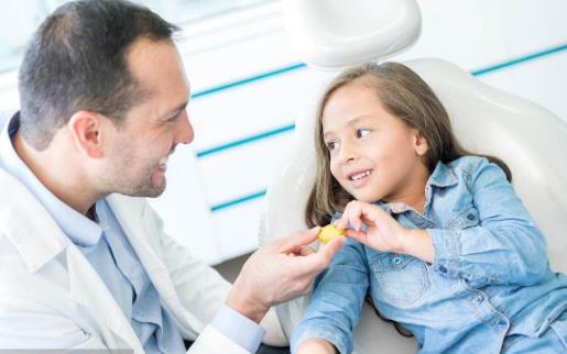 孩子进行牙齿矫正的最好时期 儿童牙齿矫正方法-很美的