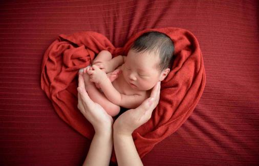 家有睡觉困难户的家长看过来 最标准的婴儿作息公开-很美的