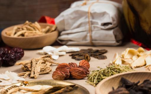 中药治疗疾病的好处多 吃中药的九大禁忌-很美的