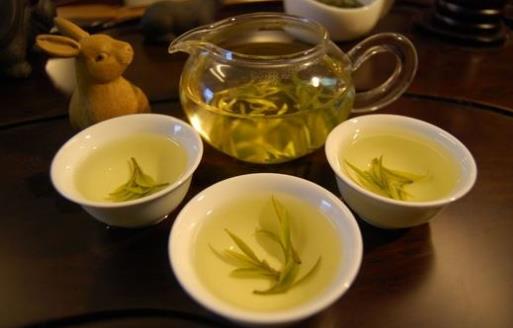 一杯浓茶百害无一利 这8种人万万喝不得浓茶-很美的