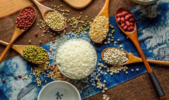 粗粮虽好小心过量伤害老年人身体 适合老年人的粗粮饮料-很美的