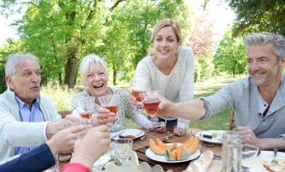 老人补钙可以常吃的食物 日常补钙过度对身体也有危害-很美的