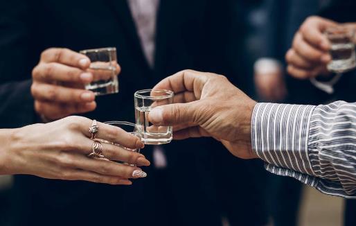 职场应酬 不输别人又不伤身体的饮酒十个原则-很美的