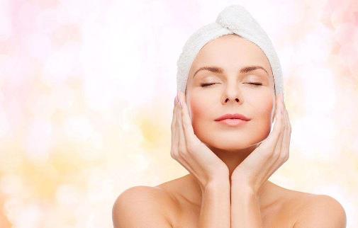 苦着脸至少让你老十岁!-很美的