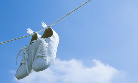 老人挑鞋子有三原则 老人试穿鞋子的最佳时机-很美的