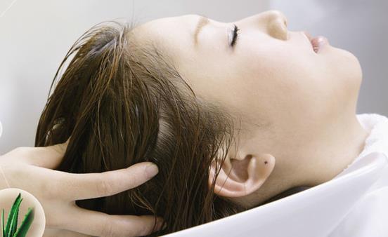 头发顺滑是女神的必备 护发雷区别轻易触碰-很美的