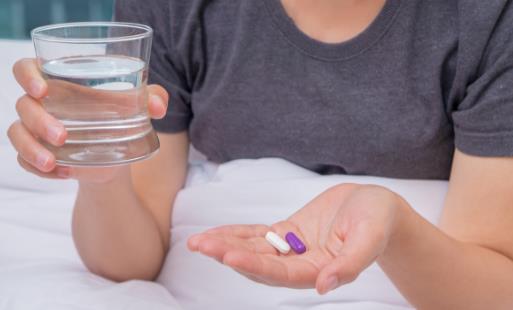 服药半个小时内不要运动 吃这些药千万别碰酒-很美的