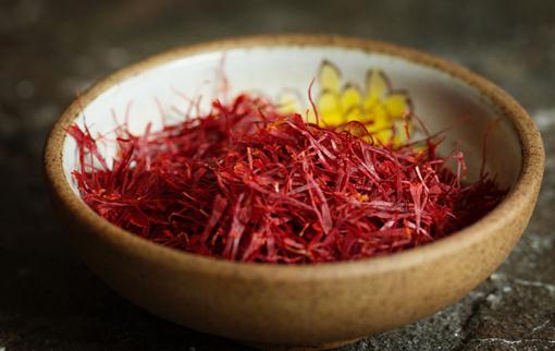 藏红花可以调理月经吗 喝了藏红花月经一直不干净怎么办-很美的
