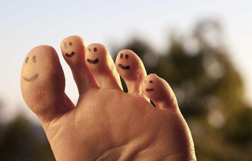 小偏方帮你轻松除脚气-很美的