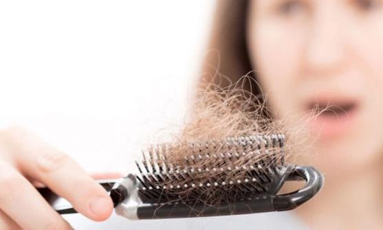 导致女性掉发的6个原因 做好防辐射工作预防掉发-很美的