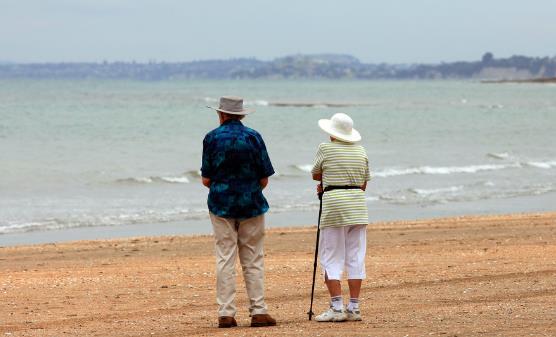 老人睡前好习惯助长寿 睡前不让自己太累-很美的