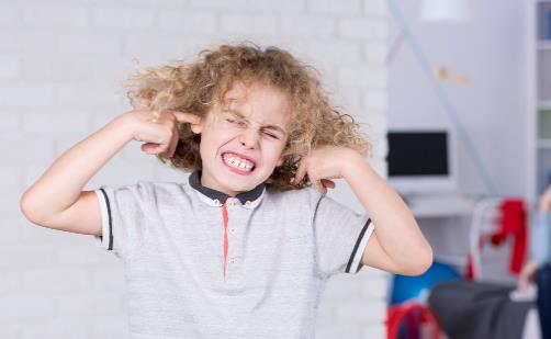 如何判断儿童多动症 你的孩子在行为上有没有缺陷-很美的