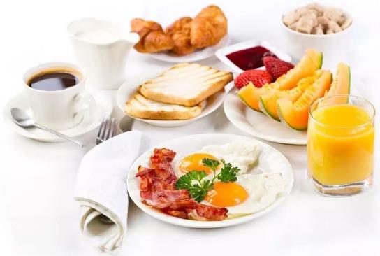 女学生保健禁忌 忌不吃早饭、吃零食和穿紧身内衣-很美的