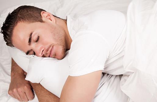 前列腺癌的早期症状 前列腺癌护理须适当补充钙元素-很美的