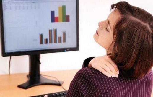 上班族久坐的危害是脊椎 保护脊椎这几件事千万别做-很美的