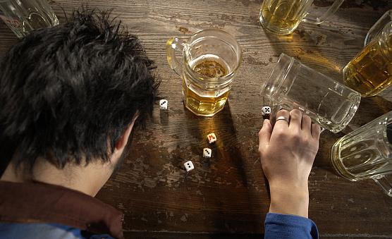 饮酒过度对肝脏肠胃造成损害 老中医提供的解酒方-很美的