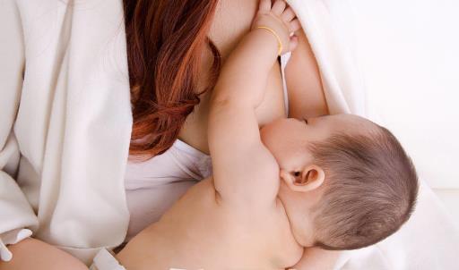母乳喂养的误区千万别去碰 教你母乳保存细节操作-很美的