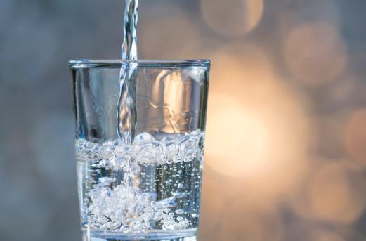 男性便秘危害大 男人便秘饮食禁忌与适合的饮食-很美的