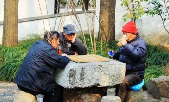 老年人适当进行娱乐活动 更加有助老年人身心健康-很美的