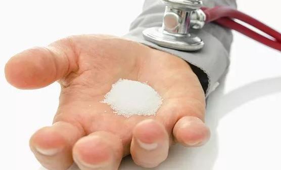 宝宝吃盐过多影响宝宝的健康 宝宝添加食盐的注意事项-很美的